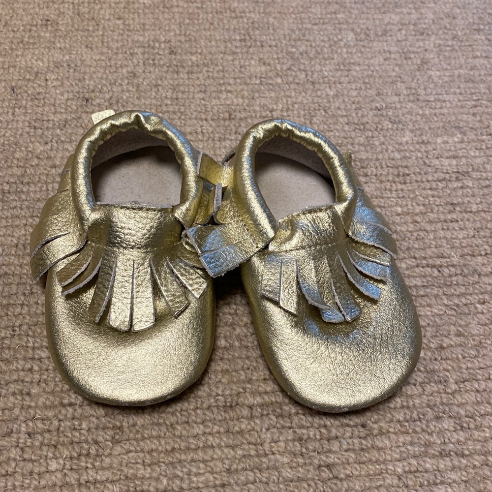 Gold moccasins - Toddler 4